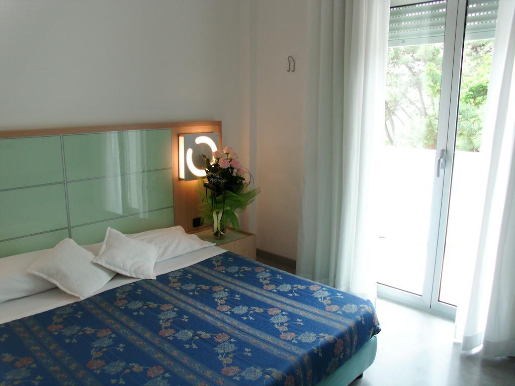 Hotel Sahara Milano Marittima Exterior photo