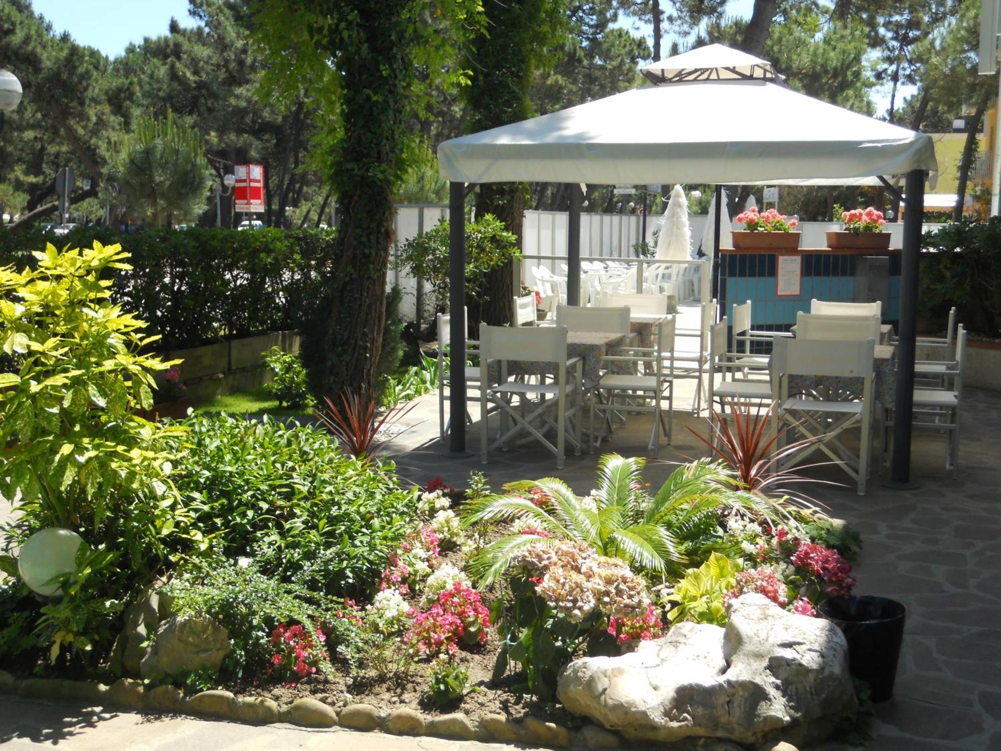 Hotel Sahara Milano Marittima Exterior photo