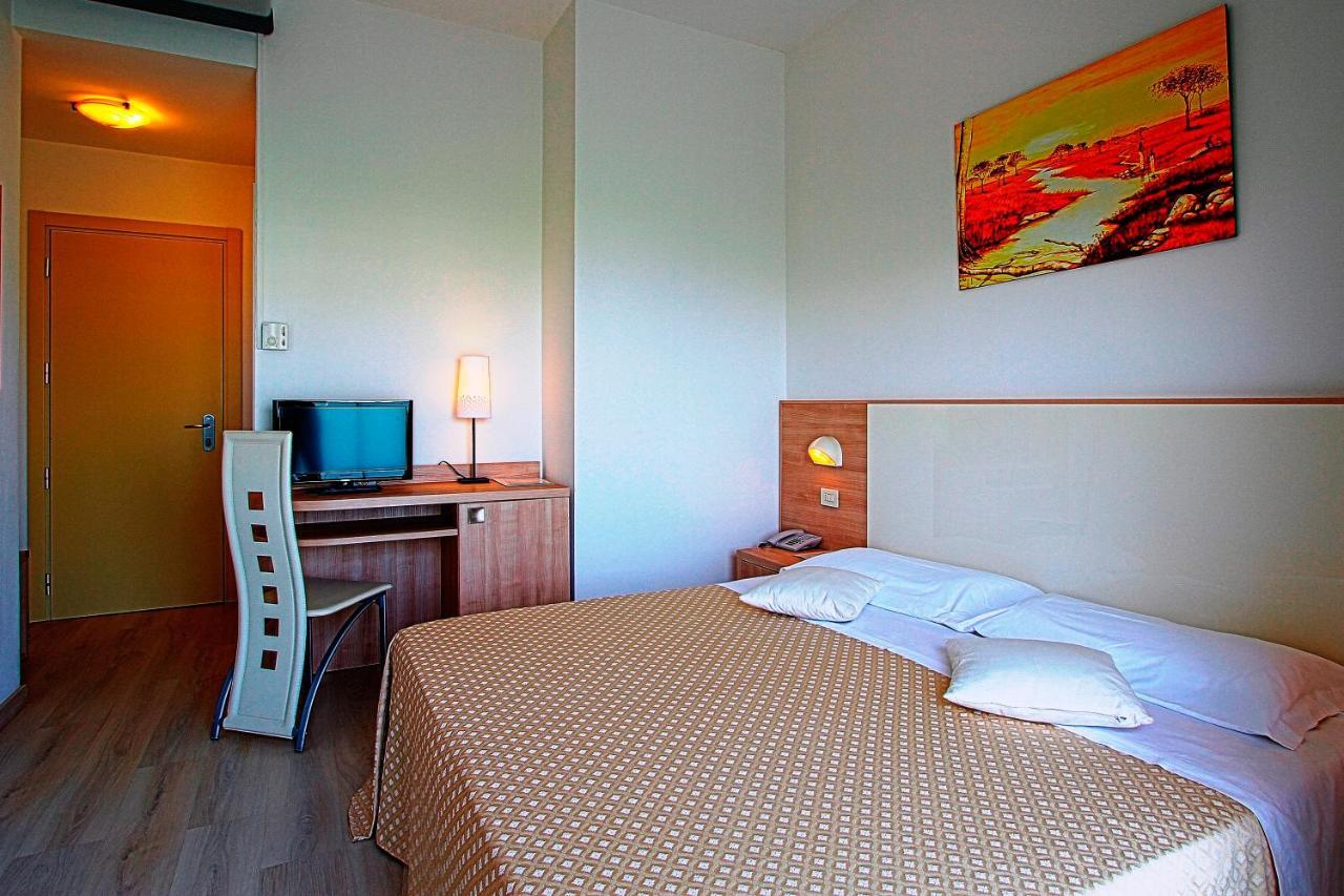 Hotel Sahara Milano Marittima Exterior photo